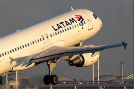 Dvoje mrtvih u sudaru aviona s vatrogasnim kamionom