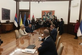 Počeo sastanak Dodika i Cvijanovićeve sa Vučićem