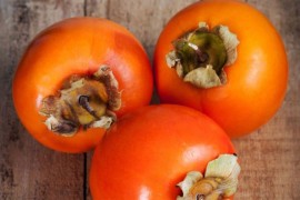 Ukusan jesenji dragulj koji čuva zdravlje – kaki jabuka