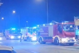 Veliki požar u Beogradu, vatra zahvatila barake (VIDEO)