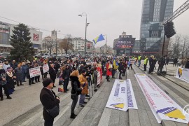 Protest u Sarajevu: Navukli su nam ludačku košulju zvanu Dejton