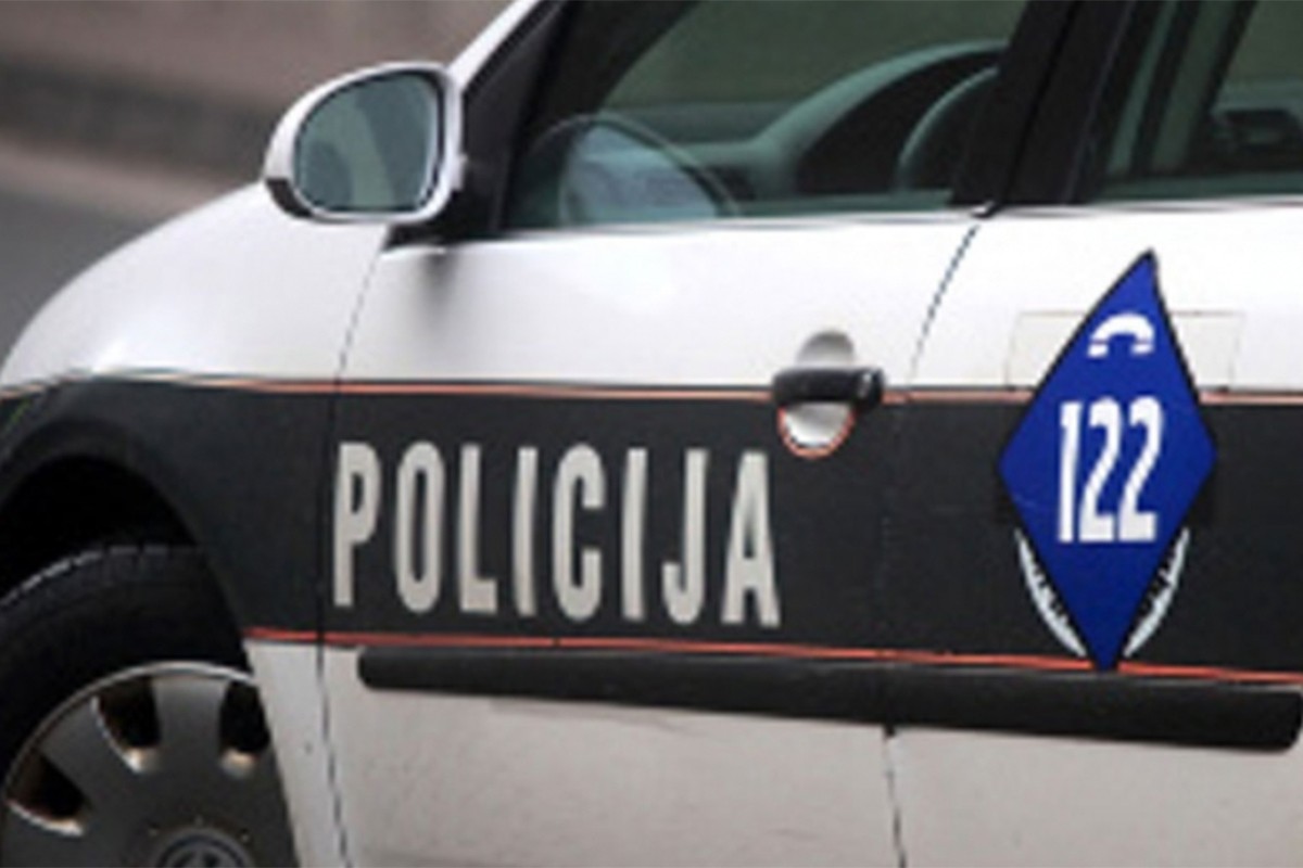 Eksplozivna naprava bačena na kafić