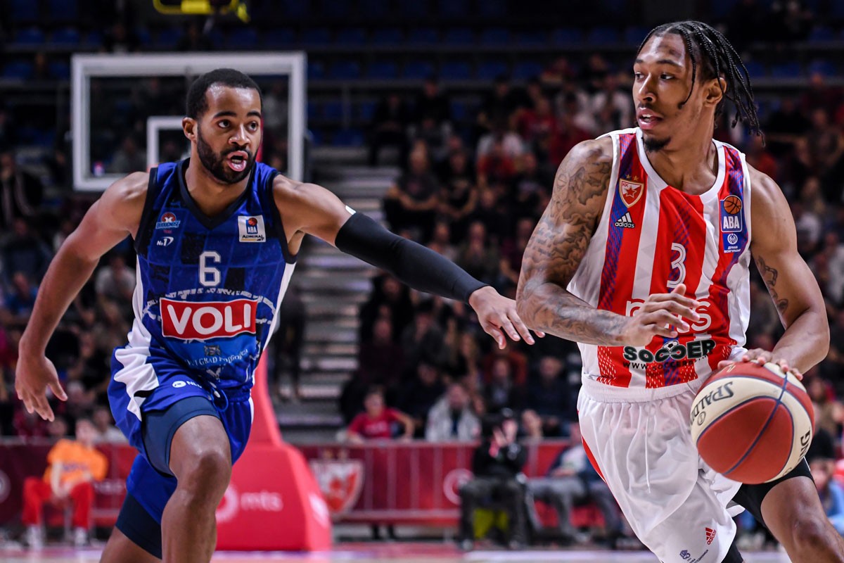 Džejlen Adams više nije košarkaš Crvene zvezde