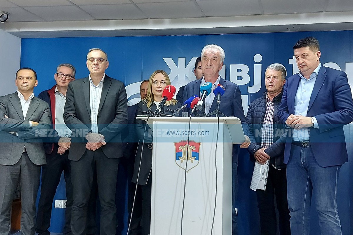 Šarović i članovi Predsjedništva SDS-a podnijeli ostavke