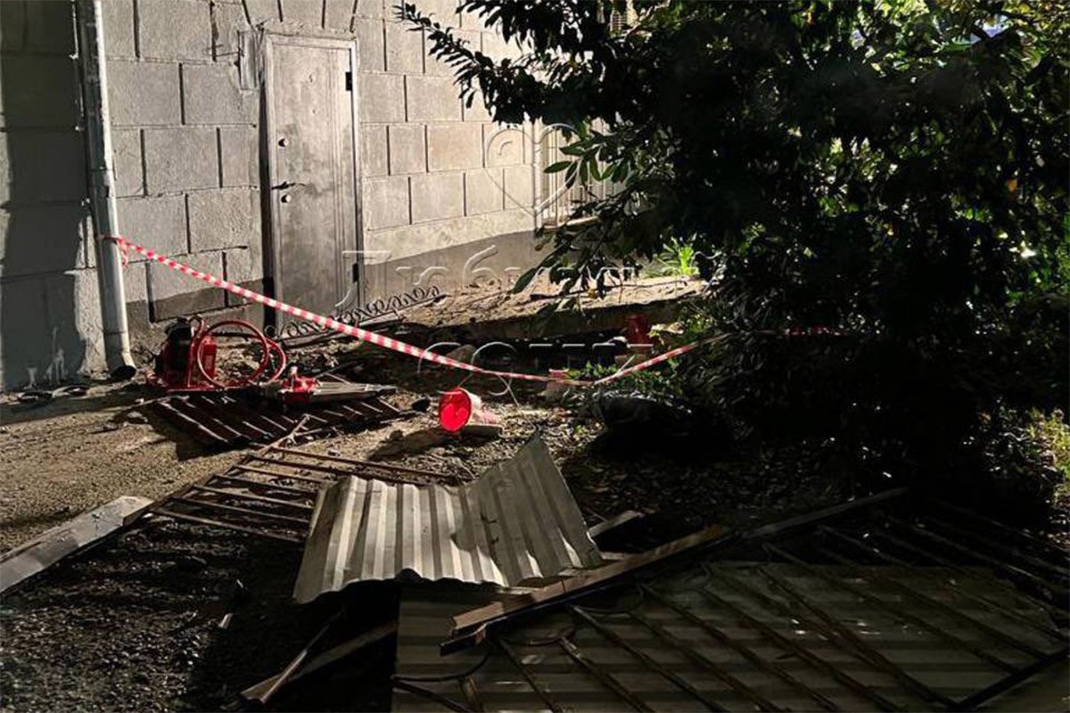 Urušio se balkon zgrade u Sočiju, poginule dvije osobe (FOTO)