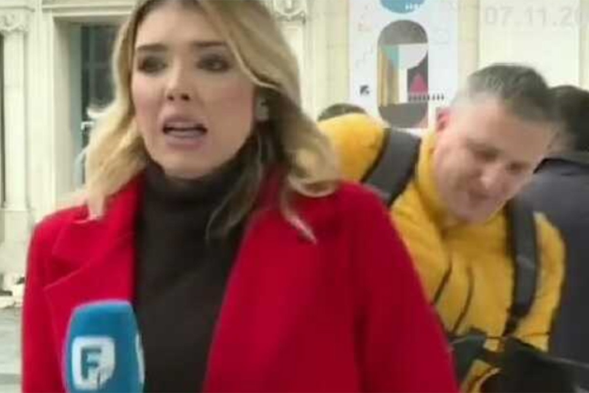 Romobilom udario novinarku u Sarajevu tokom javljanja uživo