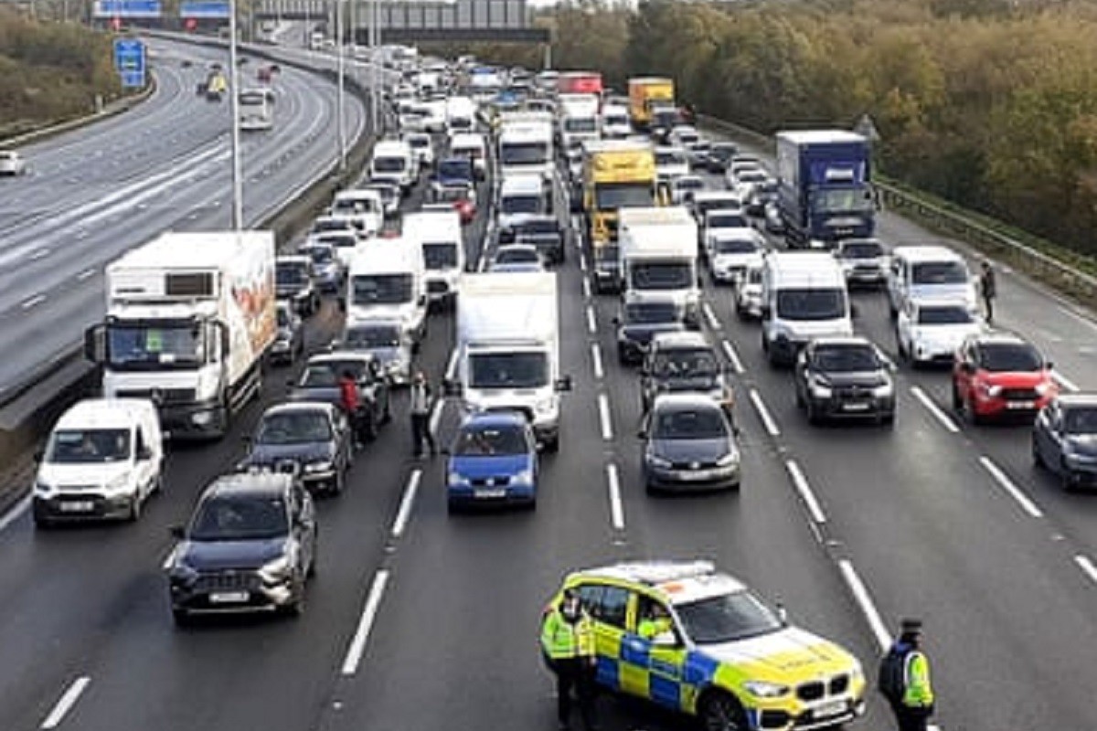 Protestanti blokiraju auto-put već drugi dan (VIDEO)