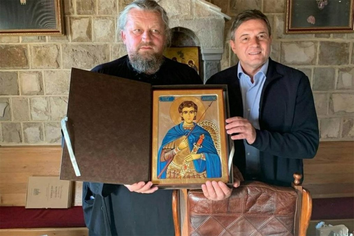 Piksi posjetio manastir Ostrog i dobio blagoslov pred Mundijal