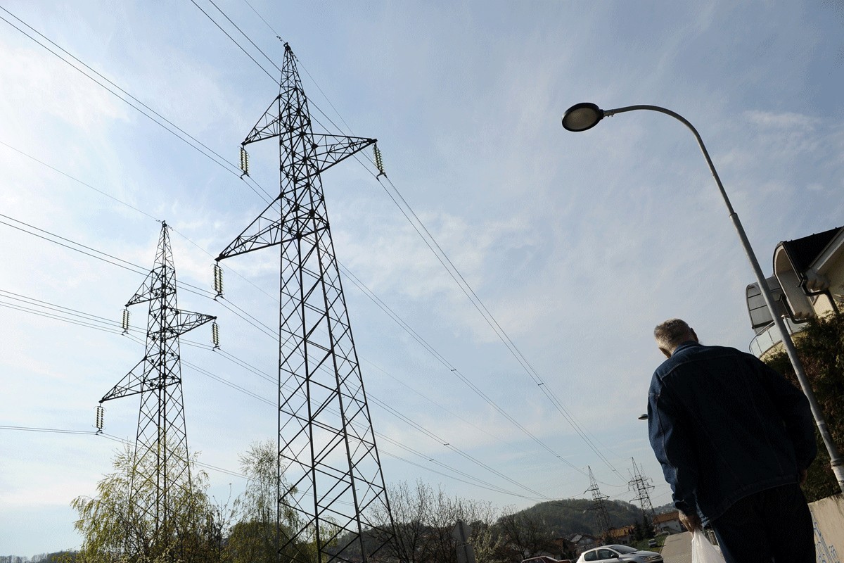 Moguće "blok tarife" u RS: Skuplja struja za više od 500 potrošenih kilovata?