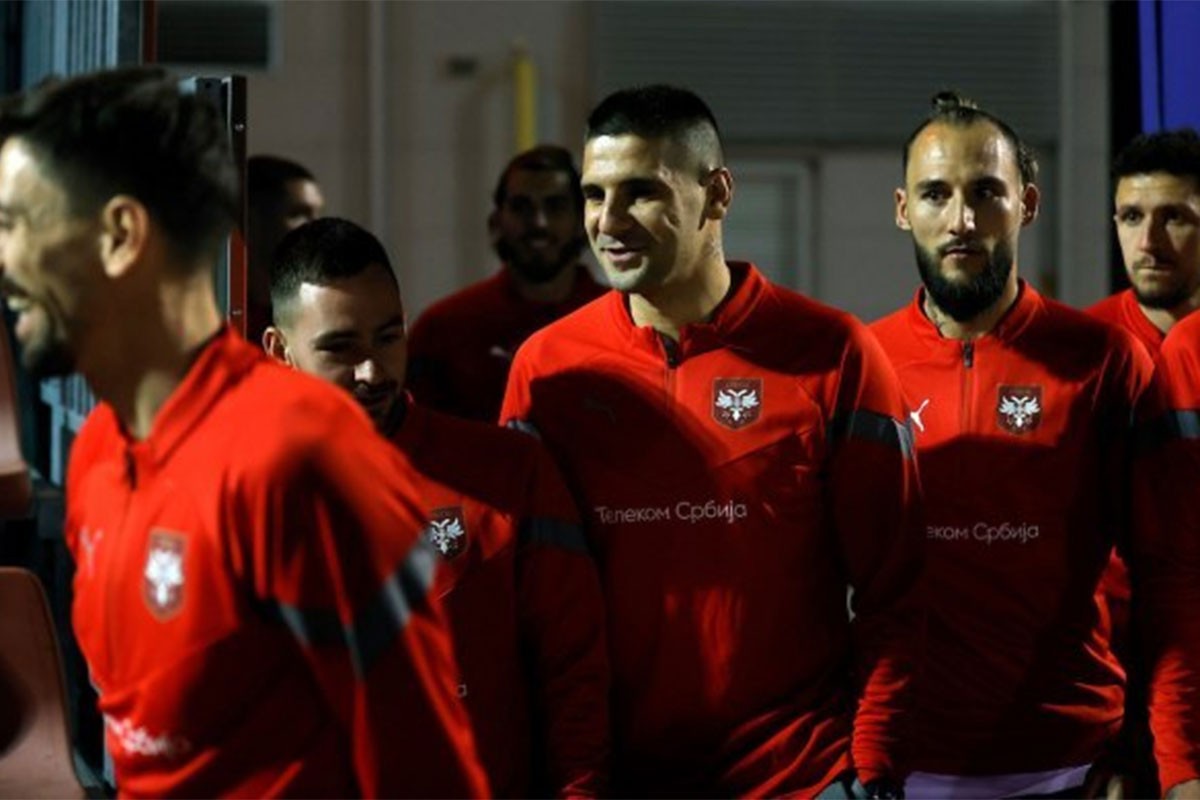 "Orlovi" stigli u Bahrein, Mitrović dobio poruku