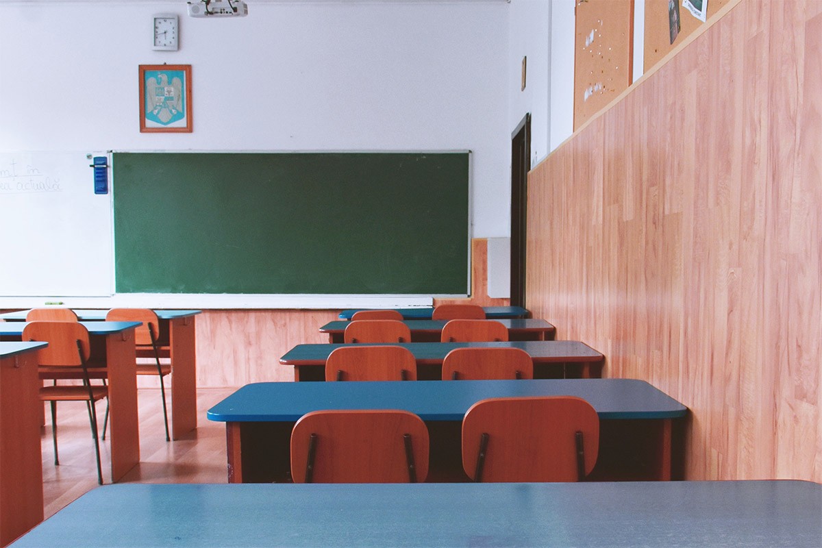 Učenik u školu donio pištolj, htio da ga pokaže drugu