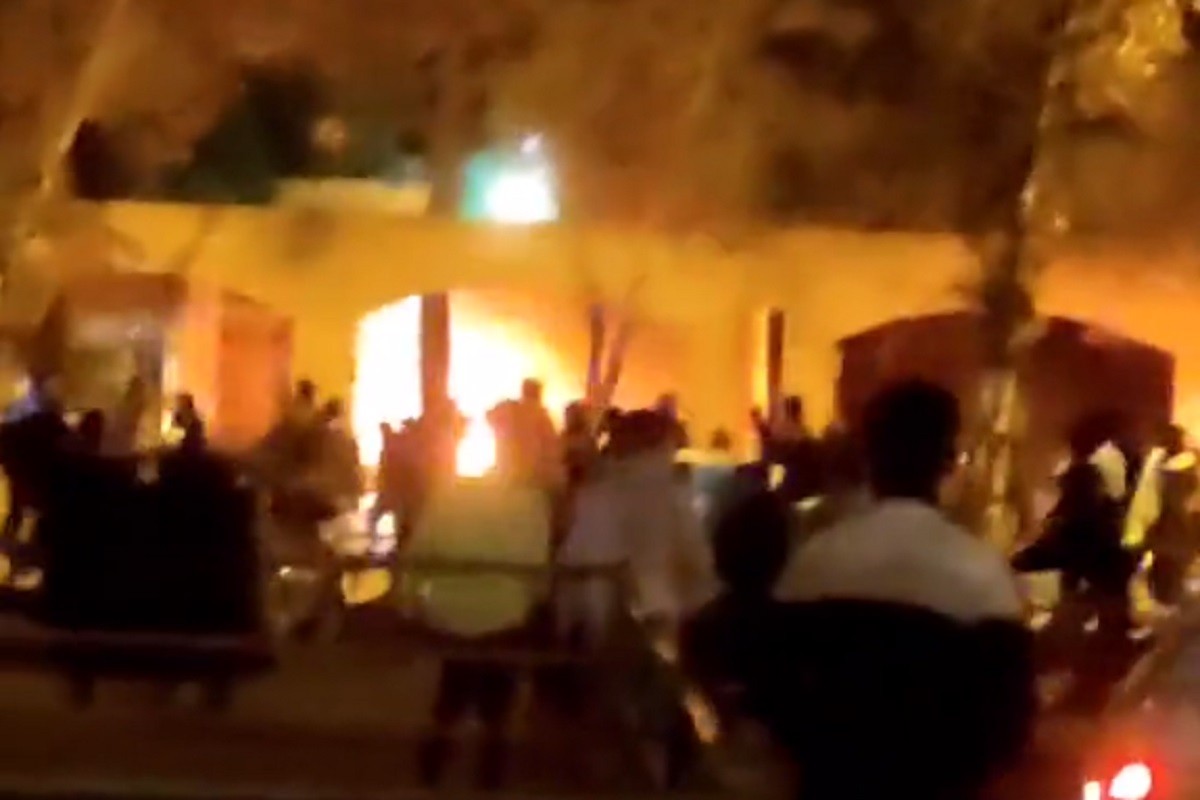 Kuća Homeinija zapaljena: Ova godina je godina krvi (VIDEO)