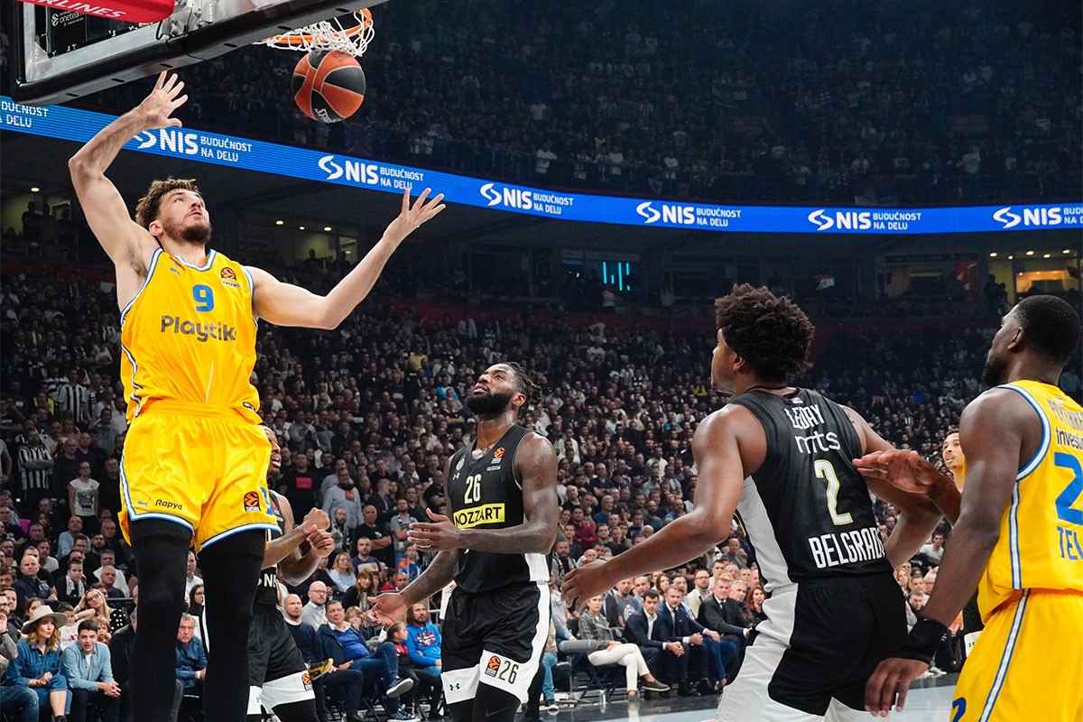 Partizan srušio Makabi u prepunoj Beogradskoj areni