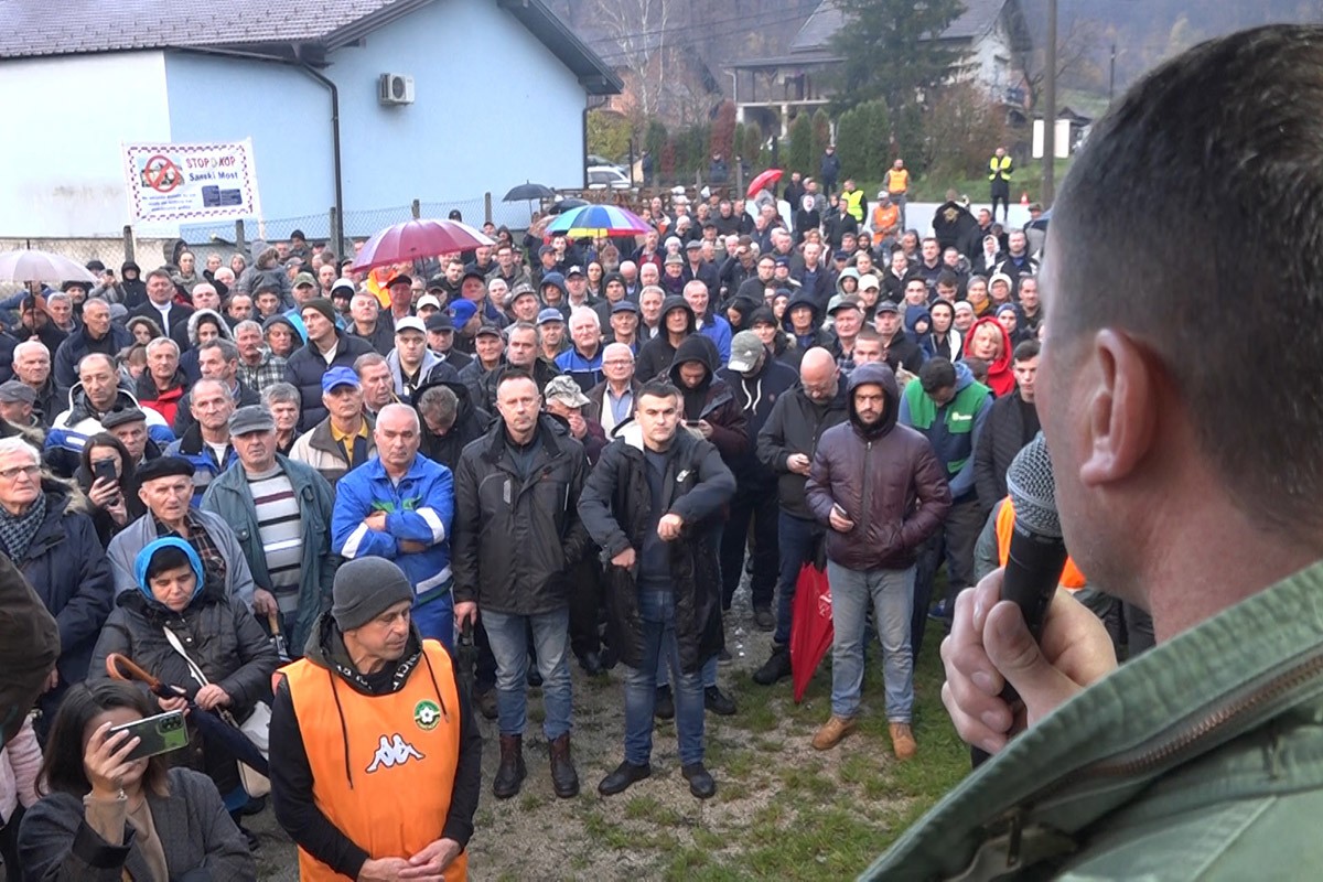 Protest mještana Gornjeg Kamengrada: Ni po koju cijenu neće dozvoliti kop