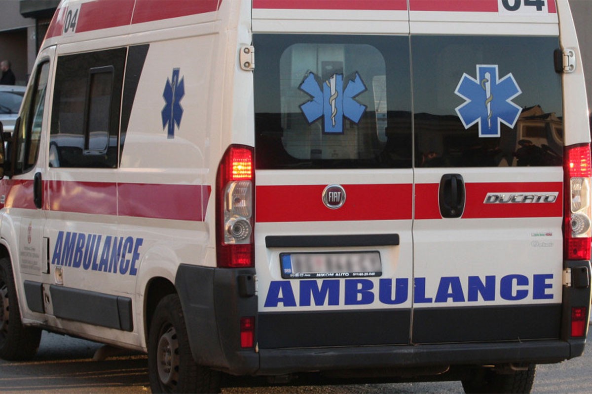 Ženu udario auto uoči slave, preminula u bolnici