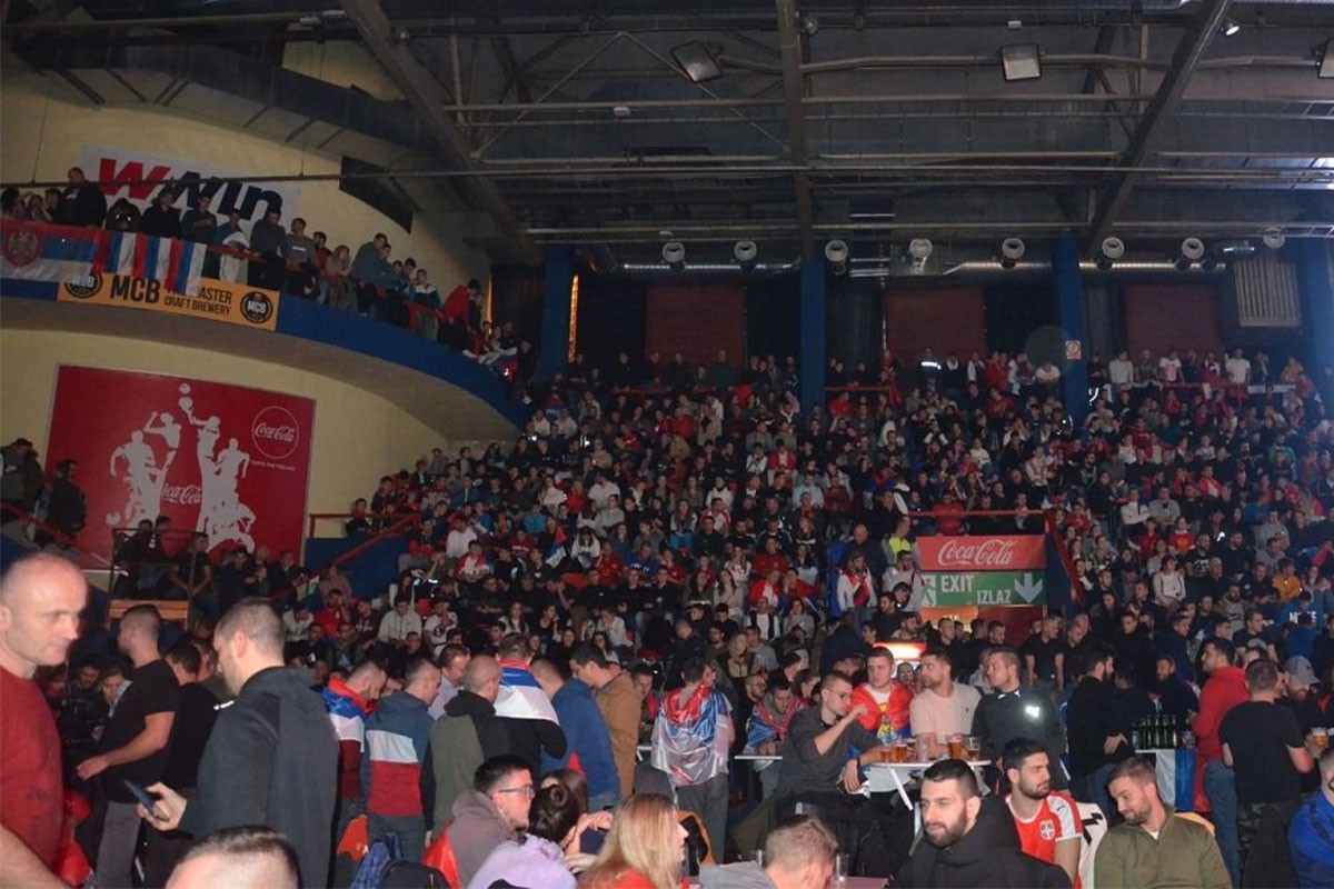 Banjaluka uz "orlove": Usijana atmosfera u dvorani Borik (VIDEO)