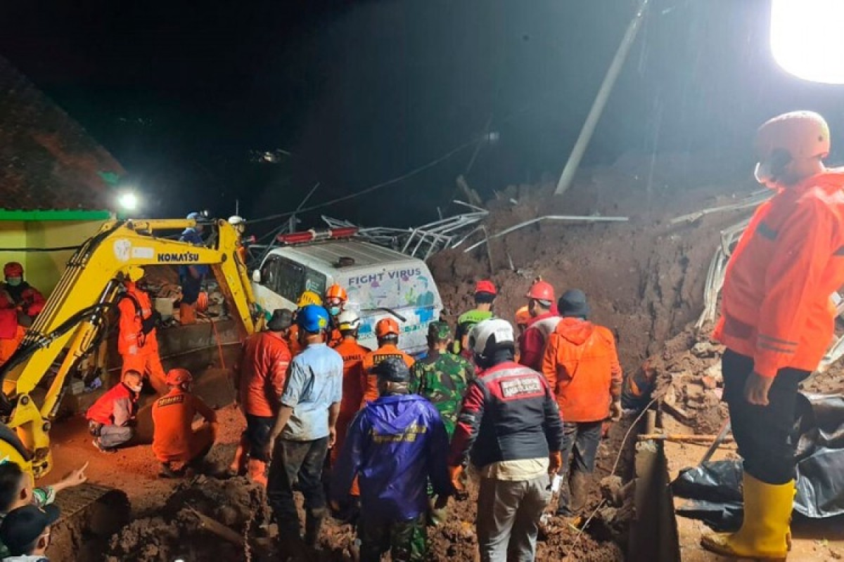 Tragedija u Italiji: Osam osoba nastradalo u klizištu