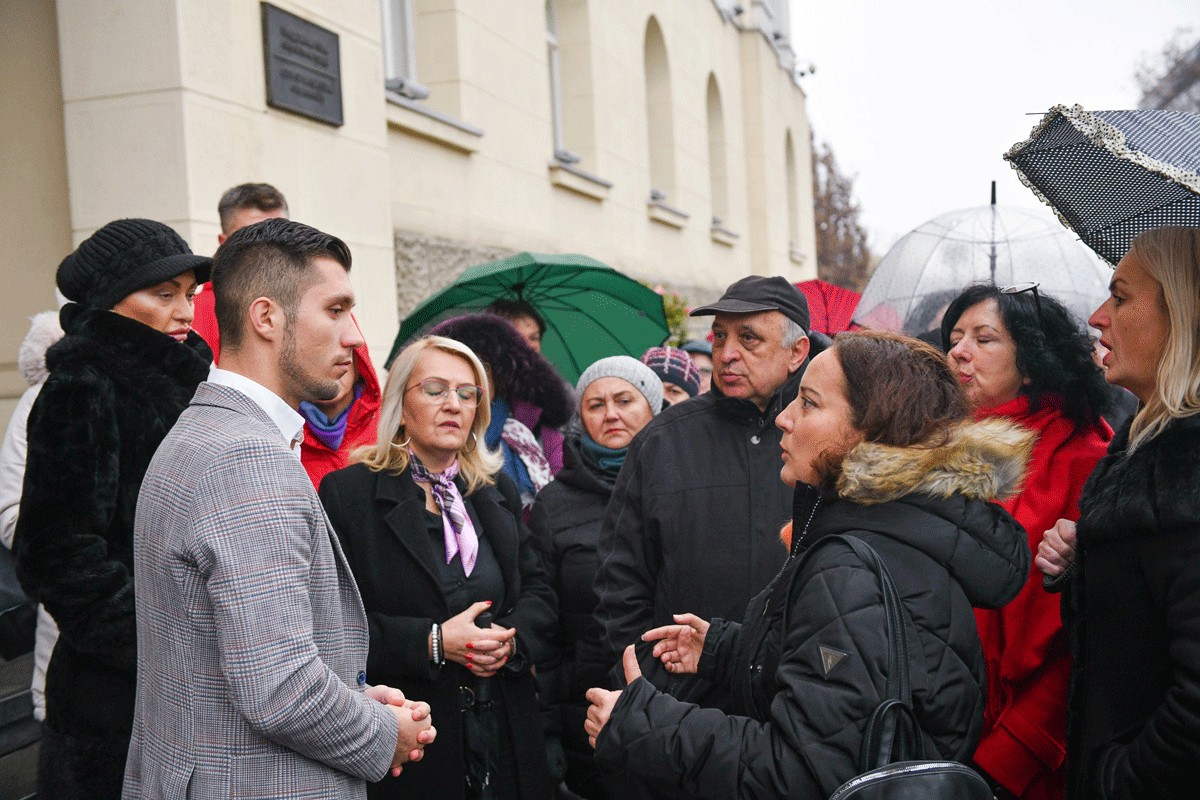 Radnici ZIBL-a i dalje bez plata, rješenje visi u vazduhu