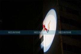 Spektakularnim spuštanjem Djeda Mraza sa zgrade otvorena "Banjalučka ...
