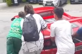 Ferrari pali na guranje (VIDEO)