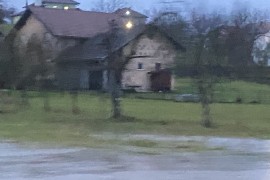 Obustavljen saobraćaj na putu Kozarska Dubica - Prijedor, izlila se ...