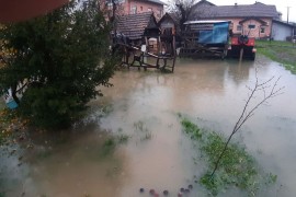 Voda se izlila i u Dragočaju, neizvjesna noć pred mještanima