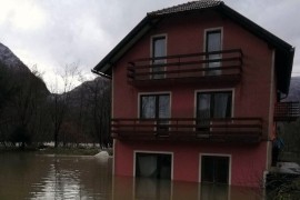 Izlila se Una, srpskoj povratničkoj porodici poplavljena kuća