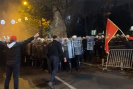 Neredi ispred Skupštine Crne Gore nakon usvajanja izmjena Zakona o ...