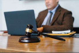 Advokati Petra Lazovića nude 6,2 miliona evra da bi se on branio sa ...