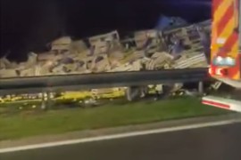 Jabuke blokirale saobraćaj na auto-putu (VIDEO)