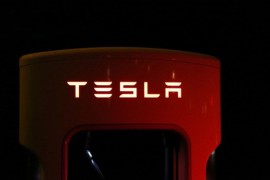 "Tesla" planira da otpusti još radnika