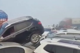 Osoba poginula u sudaru u kojem su učestvovale stotine auta (VIDEO)