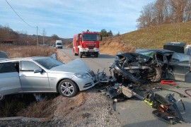 Vozač preminuo nakon sudara u Stanarima