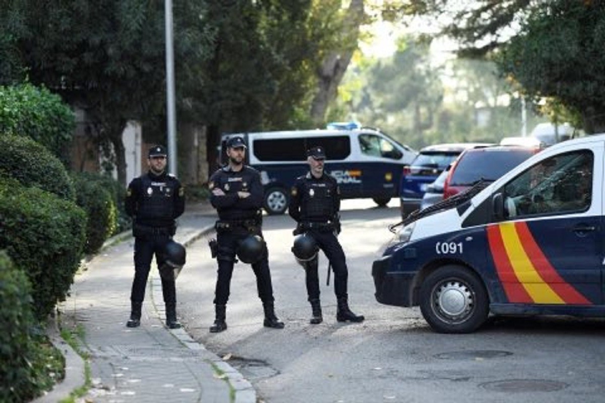 Policija otkrila 4 pisma-bombe poslana na mete visokog profila