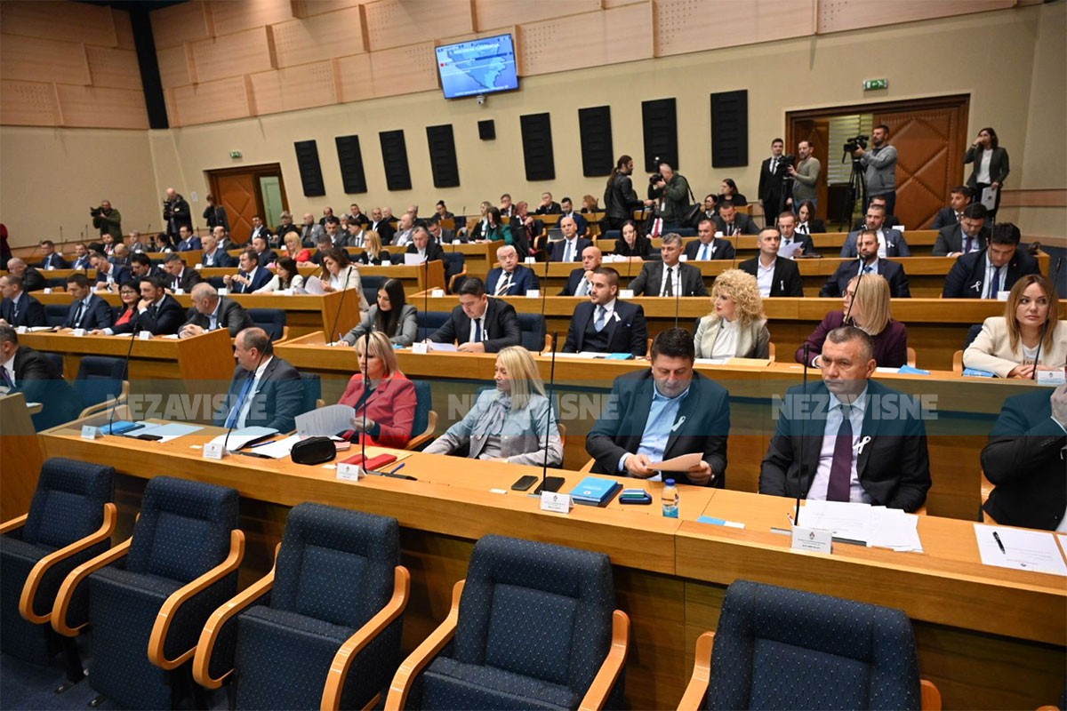 Verbalni sukob, prijetnje, pa zamalo tuča tokom rasprave za potpredsjednike NS  RS