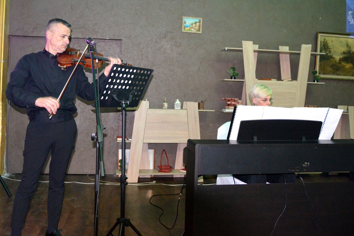 Plaketa za ambasadora, reditelja i violinistu: Proslavljen jubilej "Plave palete"