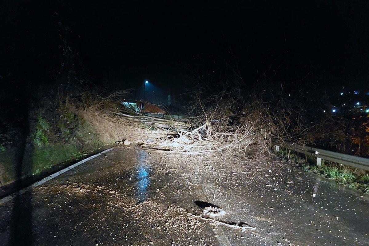 Vozači, oprez: Odron na putu Novi Grad - Prijedor
