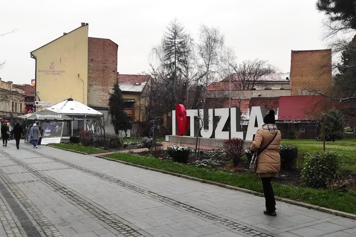 Tuzla bira novog gradonačelnika, jedan kandidat obećava da će raditi bez plate