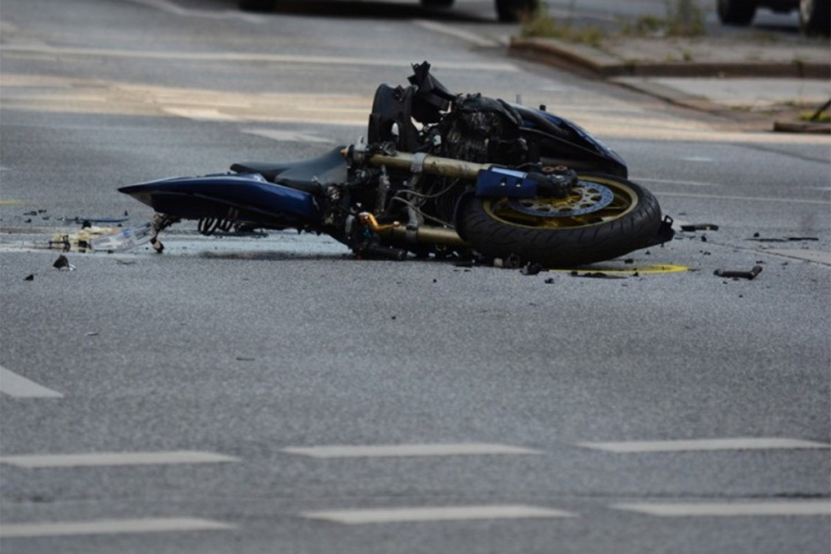 Motociklista pijan sletio s puta