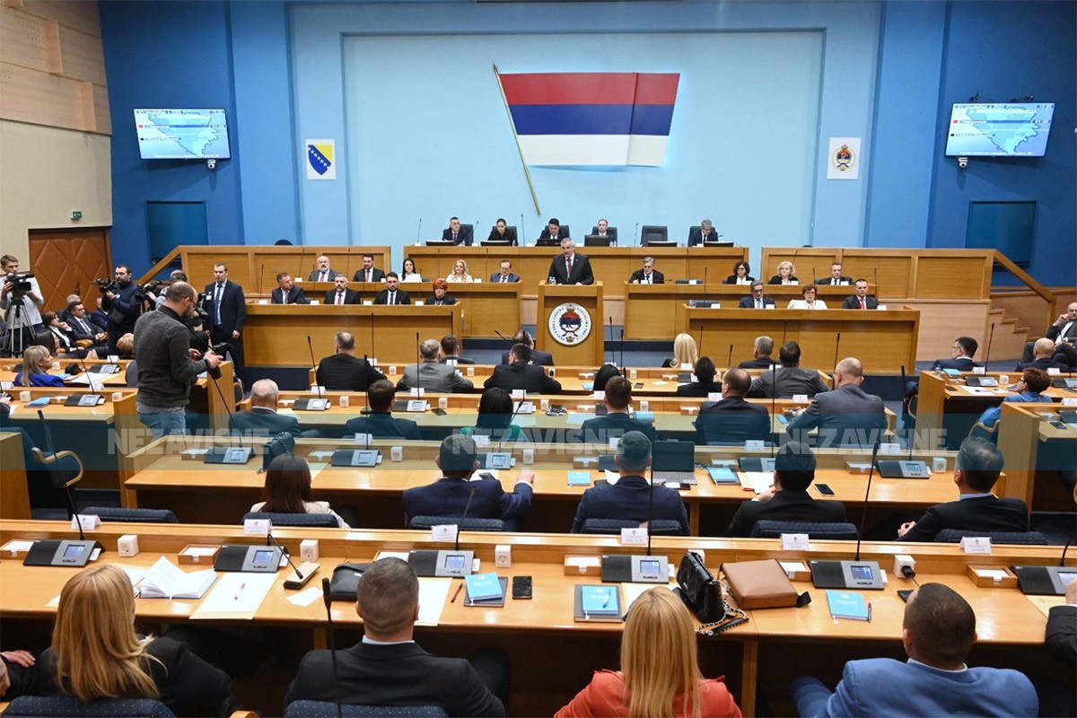Poslanici biraju novu Vladu Srpske, Višković podnosi ekspoze