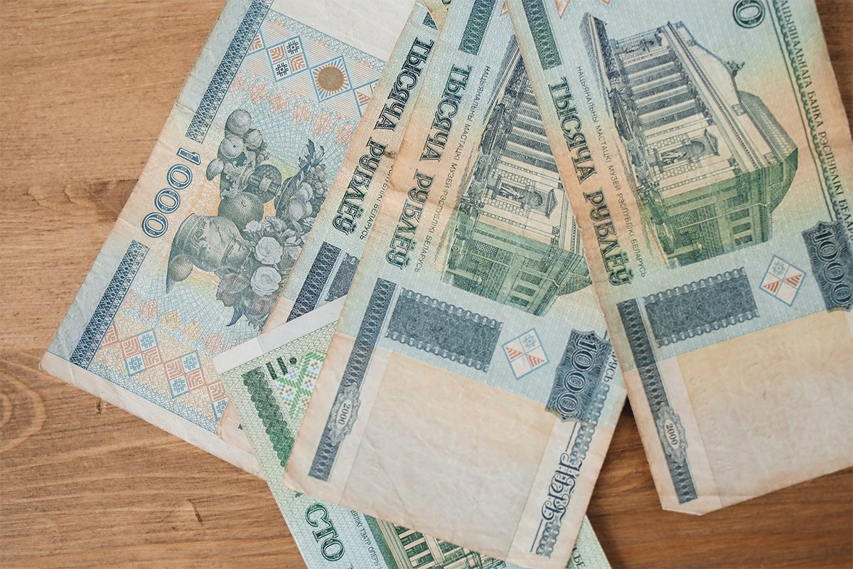 Rublja pala na skoro osmomjesečni minimum prema dolaru