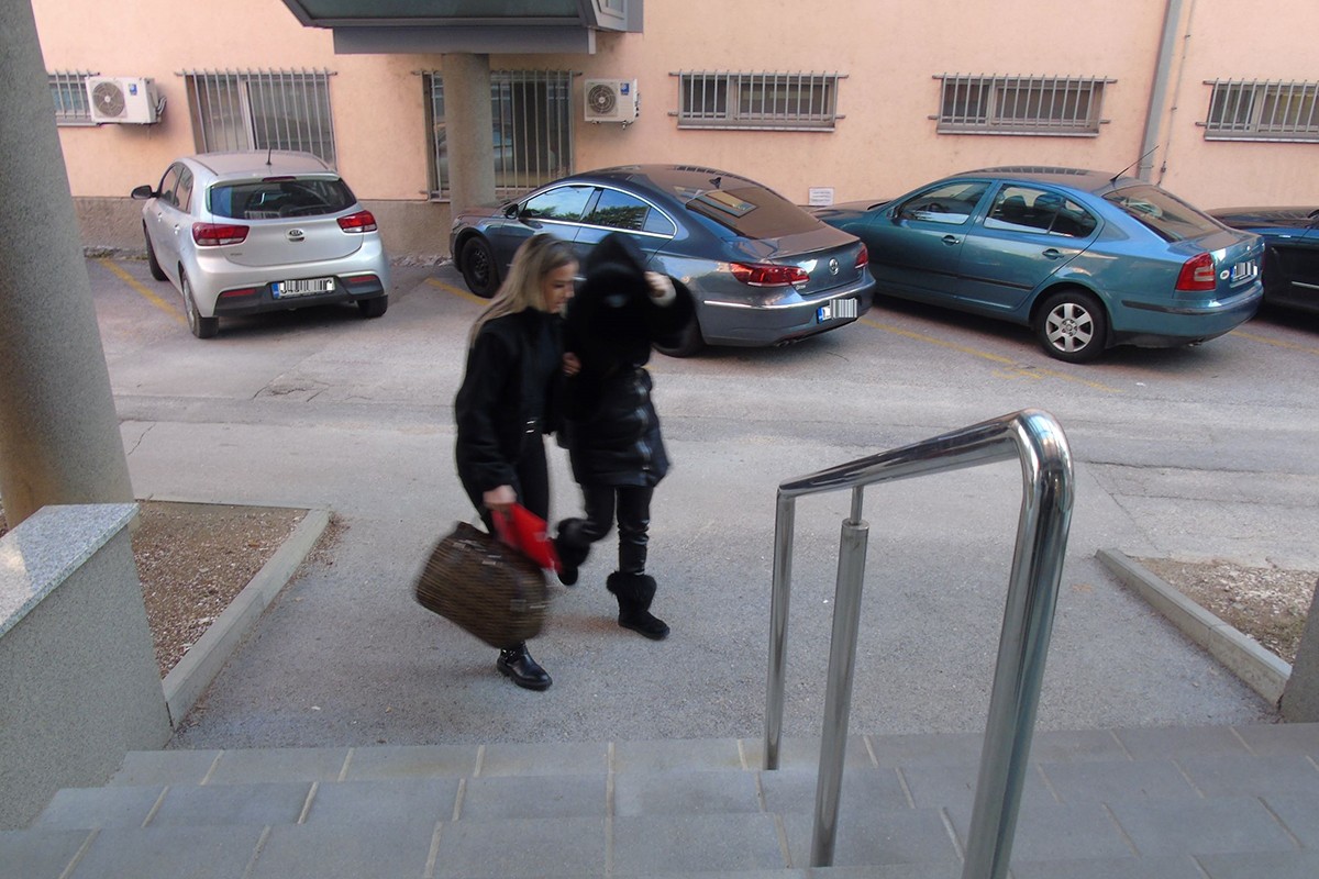 Uhapšeni službenici UIO pred tužiocem