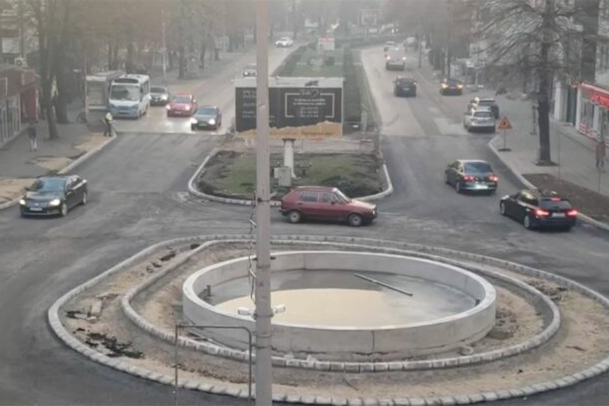 Novi kružni tok u Tesliću zbunio vozače (VIDEO)