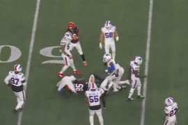 Jeziva drama na meču: NFL igrač doživio srčani udar, 30 minuta ga ...