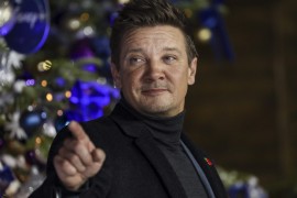 Džeremi Rener operisan dva puta