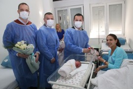 Zlatnik malenoj Sari Petković