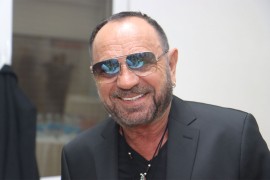 Oglasio se Mile Kitić o snimku na kojem udara mladića u glavu
