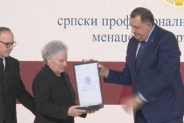 Odlikovan Siniša Mihajlović, orden uručen njegovoj majci