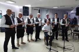 Srpsko sijelo koje je okupilo ljubitelje izvorne pjesme i gusala