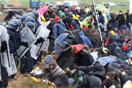 Demonstranti u Njemačkoj ponovo u akciji, zauzeli džinovski bager kod ...